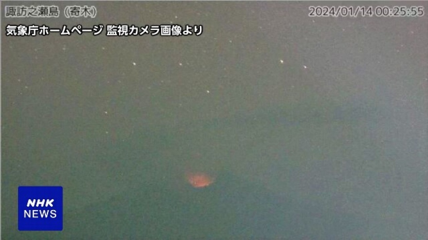 Nhật Bản đối mặt núi lửa phun trào và cháy rừng dữ dội